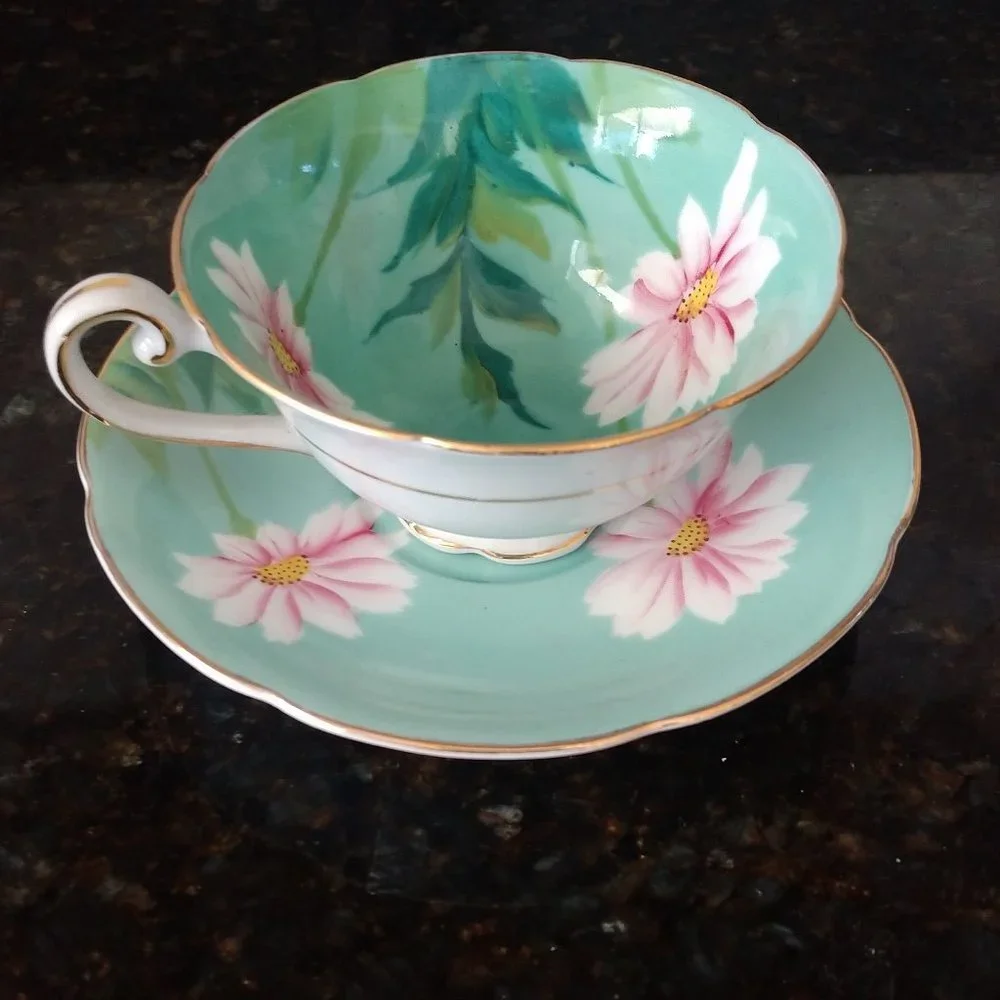 FANCY FOOTED SAJI CHINA HAND PAINTED PINK DAISIES FLORA CUP SAUCER SET JAPAN